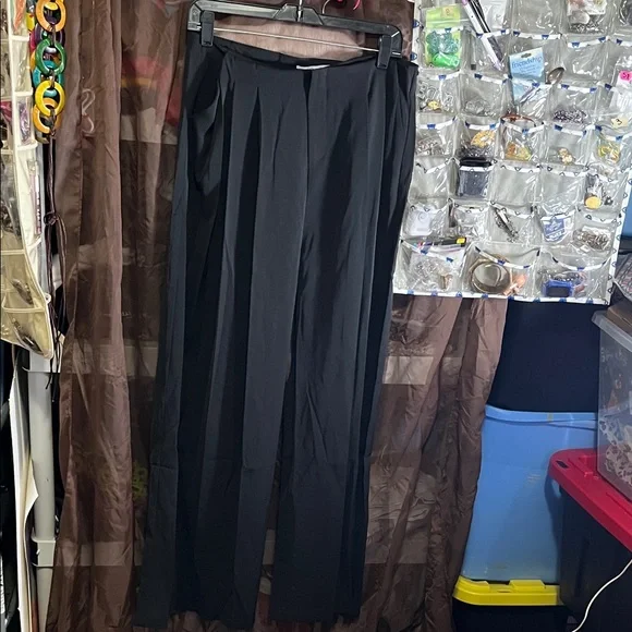 Women's Black Wide-Leg Pleated Trousers - Picture 7 of 16